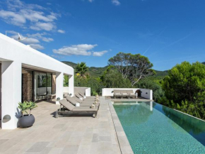 Holiday home with dining facilities